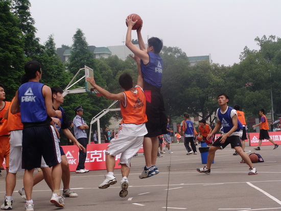 进攻是